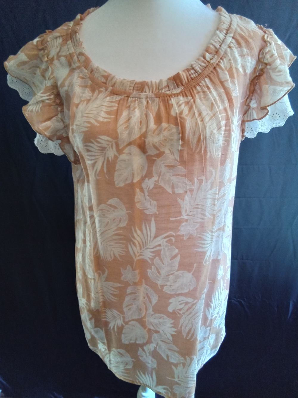 Late August Women’s Peach/white‎ Floral Short-Sleeve Ruffle Tunic SM